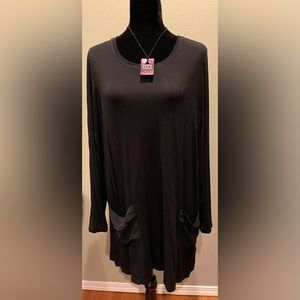Solid black LOGO Lori Goldstein tunic top size 1X with Rayon button bustle